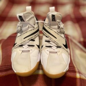 Nike Women’s Size 10 Hyperset Volleyball Indoor Court Shoe Lateral Strap
